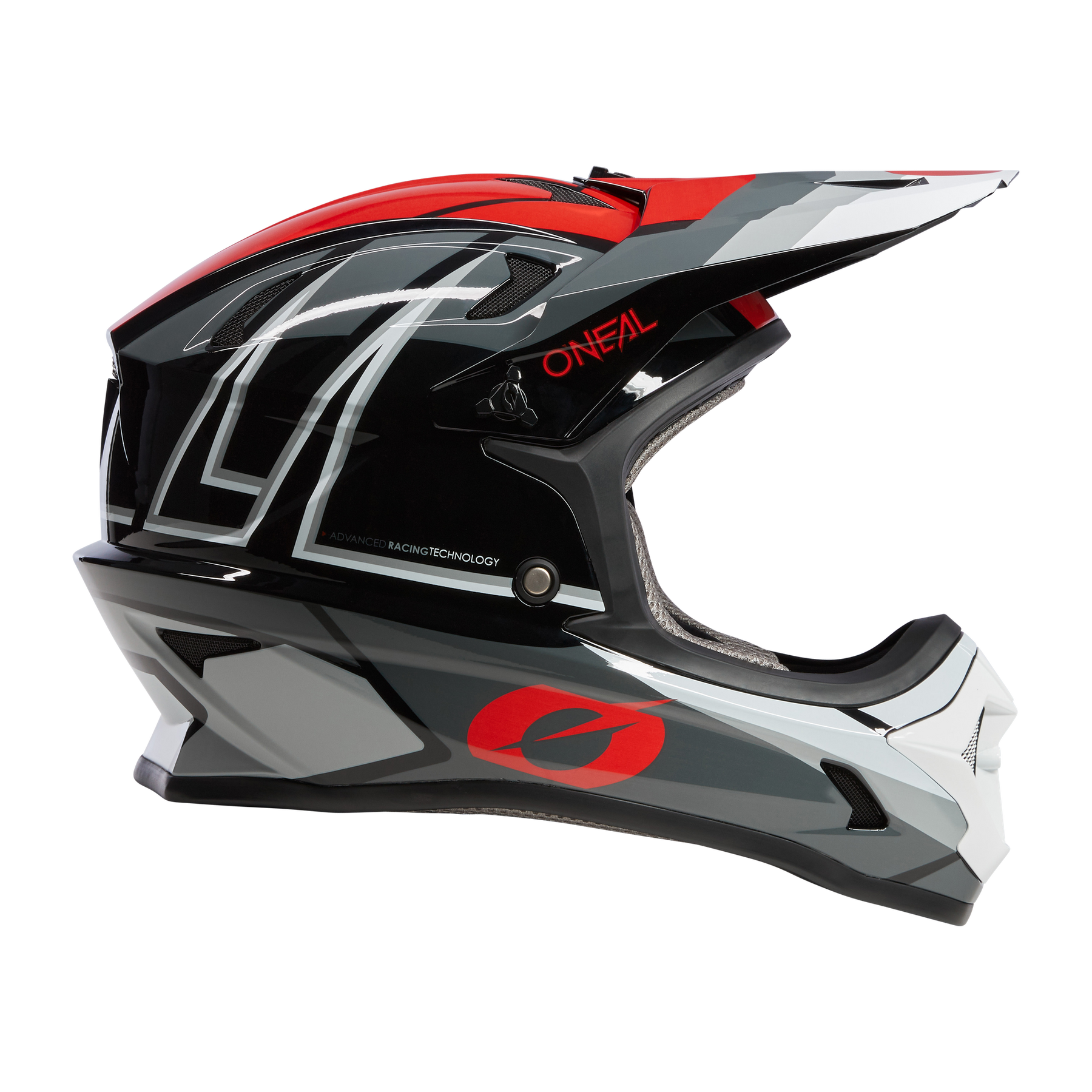Der O'NEAL SONUS Helm SPLIT hat ein schwarzes, weißes und rotes Design mit geometrischen Mustern, einen auffälligen O'NEAL Schriftzug an der Seite, ein Visier und ist im Linksprofil abgebildet - ideal für Ihr nächstes Bike-Abenteuer.