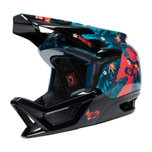 Der O'NEAL TRANSITION TwiceMe Helm RIO ist ein Integralhelm mit einem lebendigen tropischen Design mit Palmblättern und bunten Papageien. Er ist überwiegend in den Farben Schwarz und Blau gehalten, akzentuiert durch Rot und Grün. Der Markenname „O'NEAL“ ist deutlich auf dem Helm zu sehen, der über ein Visier und einen Kinnschutz verfügt, um den Fahrern zusätzlichen Schutz zu bieten.