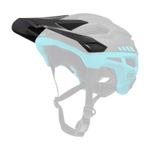 Abgebildet ist der O'NEAL Visor TRAILFINDER Helm SPLIT in Schwarz und Türkis. Er verfügt über ein robustes Design mit mehreren Belüftungslöchern, einem verstellbaren Riemen und einem Visier auf der Vorderseite. Das O'NEAL Logo ist seitlich und hinten am Helm sichtbar.