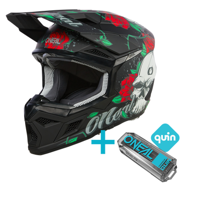 Das O'NEAL 3SRS Youth Melancia Quin Bundle besteht aus einem schwarzen Helm mit roter Rose und Totenkopfgrafiken, abgebildet neben einem Quin-Gerät und -Logo, was die Integration fortschrittlicher Helmtechnologie veranschaulicht.