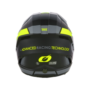 Das Bild zeigt die Rückansicht eines O'NEAL 3SRS Helm VISION Motocross-Helms in Schwarz und Gelb, mit der Aufschrift „Advanced Racing Technology“ und einem grün-weißen Logo, das einem stilisierten „O“ ähnelt. Der Text „Enjoy the Ride“ erscheint neben Zertifizierungsetiketten weiter unten.