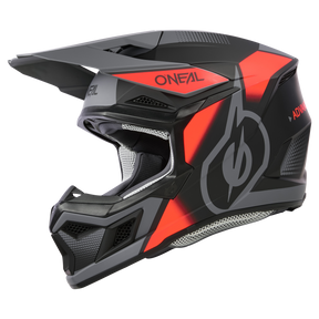 Der O'NEAL 3SRS Helm VISION ist ein schwarz-grau-roter Integralhelm mit markantem Visier und Belüftungsöffnungen. Mit dem O'NEAL-Logo und einem markanten flammenähnlichen Design an der Seite bietet er sowohl Stil als auch Schutz für Offroad-Fahrer.