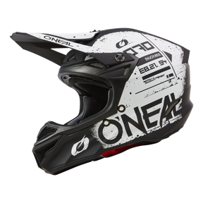 https://cdn.oneal.eu/assets/_default_upload_bucket/2024_ONeal_5SRS%20Polyacrylite%20Helmet%20SCARZ%20V.24_black_white_45_right.png