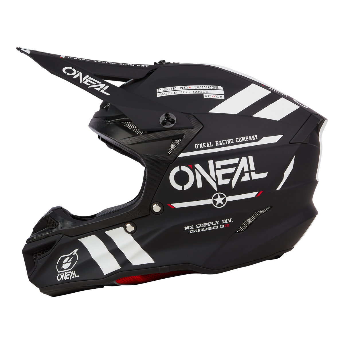 Der O'NEAL 5SRS Polyacrylite Helm WARHAWK von O'NEAL verfügt über ein schwarzes Integraldesign mit weißen Aufklebern und Branding. Dieser aus hochwertigen Materialien gefertigte Helm verfügt über Belüftungslöcher, ein Visier und auffällige Grafiken wie Streifen und Logos. Der Name „O'Neal“ ist sowohl an der Seite als auch am Visier deutlich sichtbar.