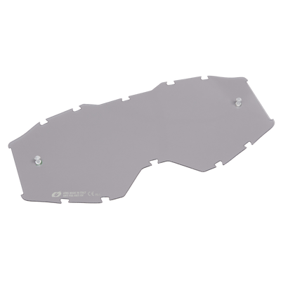 Die O'NEAL B-10 Goggle Ersatzscheibe ist eine transparente, eckige Kunststoffscheibe mit zwei kleinen Verschlüssen auf jeder Seite, die vor einem einfarbigen Hintergrund abgebildet ist.