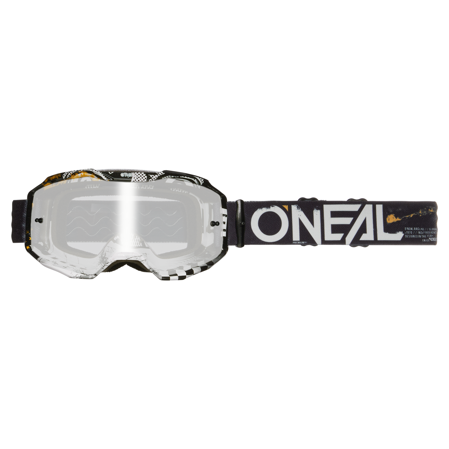 Die O'NEAL B-10 Brille ATTACK MTB-Brille hat ein klares Glas mit schwarz-weißem Schachbrettmuster und ein schwarzes, verstellbares Band mit dem markanten weißen O'NEAL-Logo.