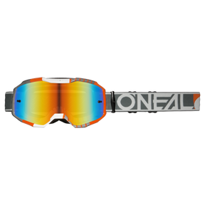 Die O'NEAL B-10 Brille DUPLEX zeichnet sich durch ein schlankes, aerodynamisches Design aus. Diese Brille ist in Weiß/Grau/Orange mit einer Radium Rot-Linse und einem schwarzen, verstellbaren Riemen mit der Aufschrift „O'NEAL“ in fetten weißen Buchstaben erhältlich und sorgt so für optimalen Schutz beim Fahren.