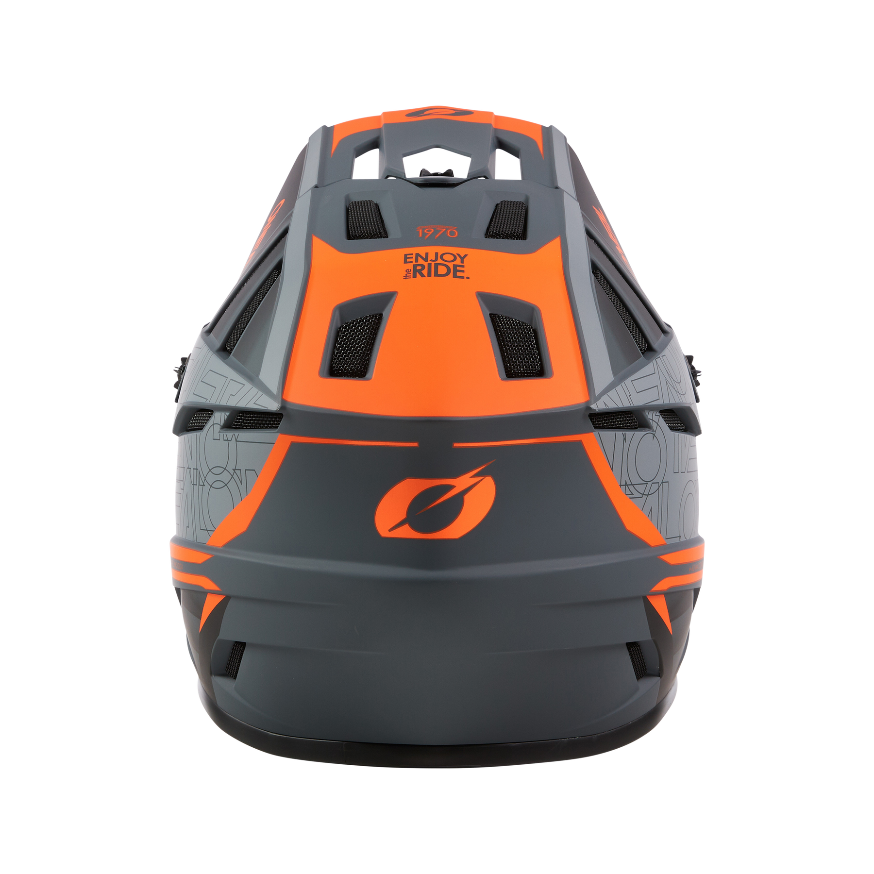 Draufsicht auf den O'NEAL BACKFLIP Helm ECLIPSE in Mattschwarz und Orange, mit Belüftungsschlitzen, kantigem Design, geometrischen Seitenmustern und "ENJOY RIDE." auf der Oberseite - ideal für jedes Mountainbike-Abenteuer.