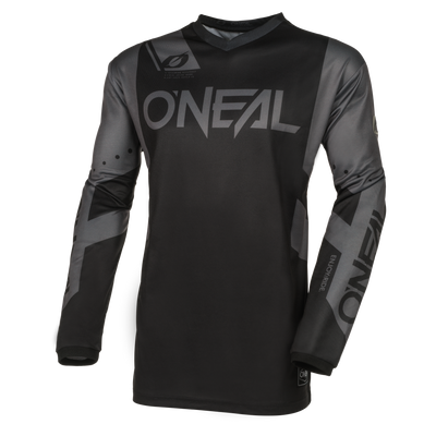 Das O'NEAL ELEMENT Jersey RACEWEAR von O'NEAL ist ein schwarz-graues, langärmeliges Enduro/MTB-Trikot mit auffälligen Logos auf der Brust, den Ärmeln und den Schultern. Es ist aus atmungsaktivem Material gefertigt und sitzt perfekt. Abgebildet auf einfarbigem Hintergrund.