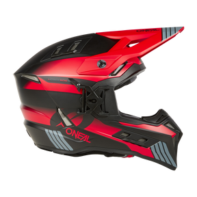 Der O'NEAL EX-SRS Helm HITCH ist ein eleganter schwarz-roter Helm mit einem scharfen, kantigen Design. Der Markenname „O'Neal“ ist prominent auf der Seite angebracht und er verfügt über ein Visier oben. Mit integrierten AirflapsTM, verschiedenen Belüftungsschlitzen und aerodynamischen Konturen ist dieser moderne Helm perfekt für Ihre Fahrstunden.