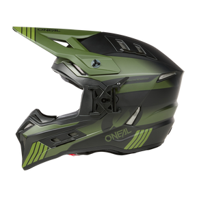 Seitenansicht des O'NEAL EX-SRS Helms HITCH in einem mattschwarzen und grünen Camouflage-Design mit geometrischen Linien. Dieser Helm verfügt über mehrere Belüftungspunkte, integrierte AirflapsTM, ein Visier und einen sicheren Kinnriemen. Das O'NEAL-Logo ist prominent auf der Seite angebracht. Perfekt für intensive Fahrsessions.