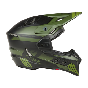 Seitenprofil des O'NEAL EX-SRS Helms HITCH in Mattschwarz und Grün mit fortschrittlicher Designtechnologie, integrierten AirflapsTM, einem spitzen Visier und mehreren Belüftungsschlitzen. Die aerodynamische Form des Helms besticht durch auffällige Grafiken mit dem prominent angezeigten O'Neal-Logo – perfekt für intensive Fahrsessions.