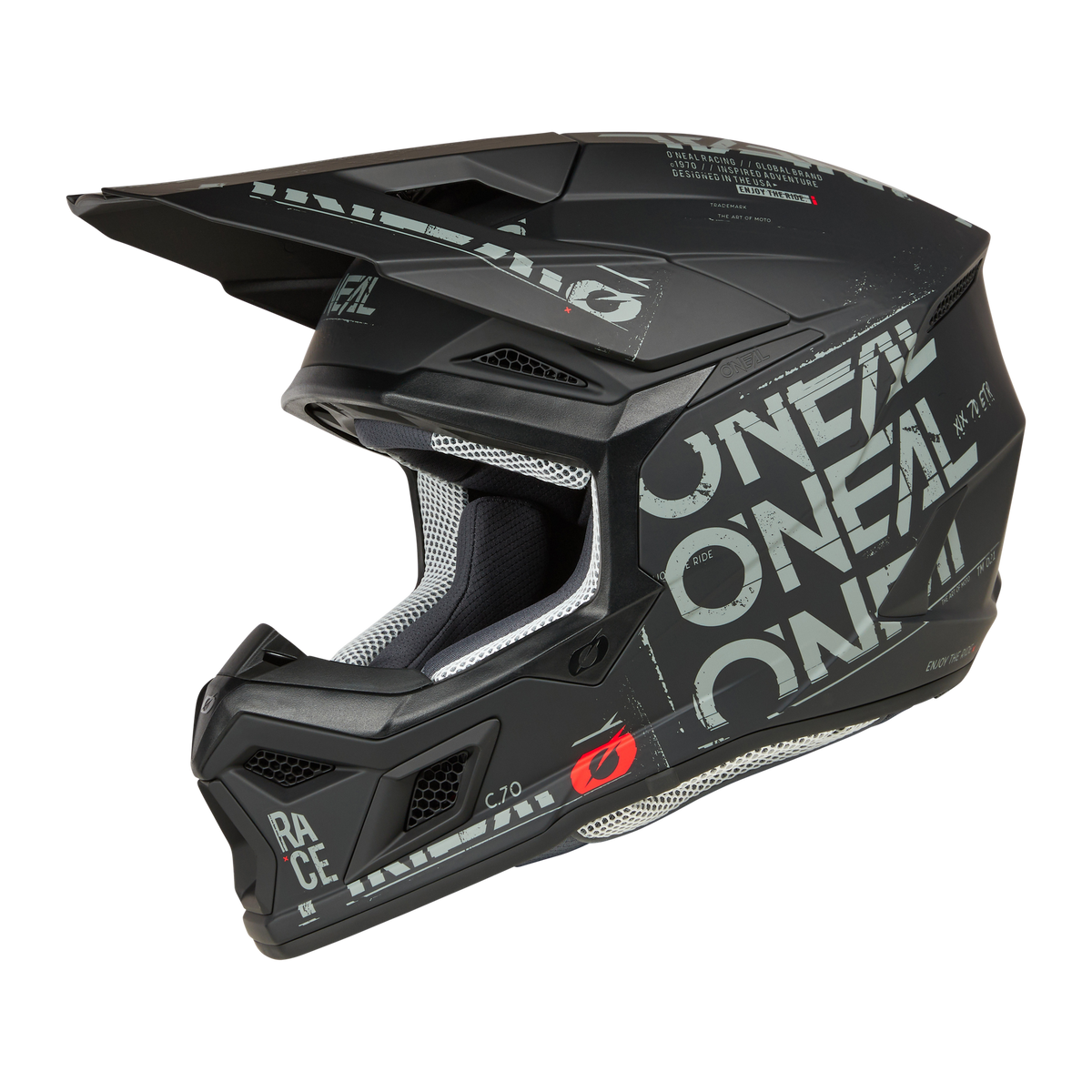 Ein mattschwarzer Integralhelm mit Visier und silber-weißen Grafikdesigns der Marke O'NEAL. Dieser ABS O'NEAL 3SRS Helm STATIC zeichnet sich durch ein schlankes Design, mehrere Belüftungsöffnungen, einen Mundschutz und eine sichtbare Innenpolsterung aus. Der Modellname „RACE C-70“ ist außerdem auf dem Helm aufgedruckt.