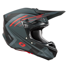 Ein mattschwarzer und grauer O'NEAL 5SRS Polyacrylite Helm SPIKE mit roten Akzenten und aerodynamischem Design. Der Helm verfügt über ein Visier, mehrere Belüftungsöffnungen und den Markennamen „O'NEAL“ an der Seite. Er besticht durch ein schlankes, modernes Erscheinungsbild mit hochwertiger Technik, die sowohl Sicherheit als auch Stil betont.