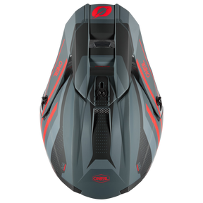 Draufsicht auf ein elegantes, grau-rotes Wasserfahrzeug. Das Wasserfahrzeug verfügt über aerodynamische Designs mit dem Namen „Onezl“ an den Seiten und vorne, was an den O'NEAL 5SRS Polyacrylite Helm SPIKE erinnert. Das Design umfasst Akzente und komplizierte Muster und suggeriert ein modernes, leistungsstarkes Fahrzeug, das die hochwertige Technik der Marke O'NEAL widerspiegelt.