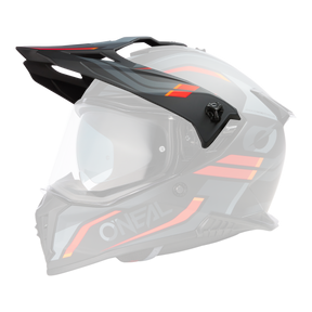 Der O'NEAL Visor A-SRS Helm SPIKE ist ein schwarz-grauer Motorradhelm mit roten und orangefarbenen Akzenten, einem klaren Visier und einem kantigen aerodynamischen Design.