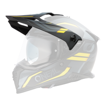Der O'NEAL Visor A-SRS Helm SPIKE ist ein schwarz-grauer Motorradhelm mit gelben Akzenten, einem klaren Visier, kantigen Belüftungsöffnungen und einem markanten oberen Schirm, der im Seitenprofil vor einem schlichten Hintergrund dargestellt ist.