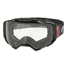 Die O'NEAL B-22 Goggle COVERT hat einen eleganten schwarz/roten Rahmen mit klarer Linse, einen verstellbaren Riemen mit rot-grauem Muster, eine ergonomische Passform und ein weißes Logo an der Seite für Stil und Komfort.
