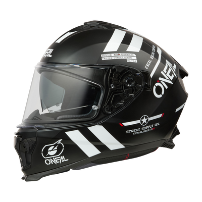 Der O'NEAL CHALLENGER Helm WARHAWK besticht durch sein markantes schwarzes Design mit klarem Visier, weißen geometrischen Elementen und dem Schriftzug „Street Supply Div.“. Gefertigt aus robustem ABS präsentiert er das ikonische O'Neal-Logo sowie grafische Details wie Streifen und einen Stern in Schwarz/Weiß/Rot.