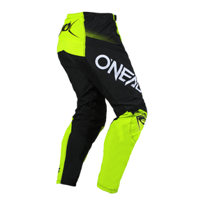 Ein Paar O'NEAL ELEMENT Hose RACEWEAR in Schwarz und Neongelb mit auffälligem weißen „O'NEAL“-Branding an der Seite. Diese Hose ist perfekt für den Motorsport geeignet, verfügt über verstärkte Nähte, Stretcheinsätze für verbesserte Haltbarkeit und Flexibilität und bietet Komfort und Schutz.
