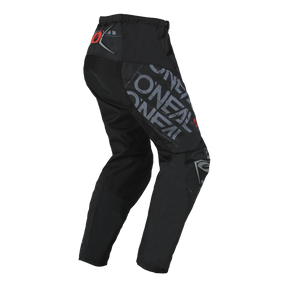 Entdecken Sie die O'NEAL ELEMENT Hose STATIC: schwarze und graue Motocross-Hose für optimalen Komfort und Schutz. Diese Hose mit dem Markennamen „O'NEAL“ in auffälligem Aufdruck auf der Seite verfügt über eine Schutzpolsterung und auffällige rote Akzentdetails in der Nähe des Hosenbunds, perfekt für jeden Motorsport-Enthusiasten.