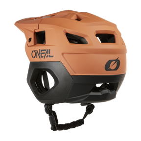 https://cdn.oneal.eu/assets/_default_upload_bucket/2025_ONeal_TRAPPER%20Helmet%20SOLID%20V.25_caramel_black_back.png