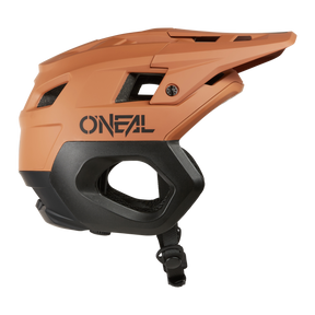https://cdn.oneal.eu/assets/_default_upload_bucket/2025_ONeal_TRAPPER%20Helmet%20SOLID%20V.25_caramel_black_right.png
