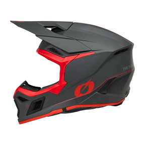 Der O'NEAL 3SRS Helmet E-STROKE ist ein mattschwarz-roter Fullface-Motocross-Helm mit großem Visier, markanten Belüftungsöffnungen, kantigen Designdetails, kräftigen roten Akzenten und einem O'NEAL-Logo an der Seite.