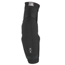 Ein einzelner schwarzer O'NEAL DIRT 2.0 Ellbogenschützer Kinder Mountainbike Ellbogenschützer, mit einer gepolsterten, perforierten Manschette mit dem Markenlogo an der Oberseite und dem Größenetikett "E" auf der Vorderseite.