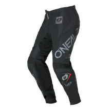 O'NEAL ELEMENT Pants BRAND in schwarz/grau mit grauem und weißem Logo, verstärkten Knien und Mesh-Belüftungseinsätzen, abgebildet auf einem einfarbigen Hintergrund.