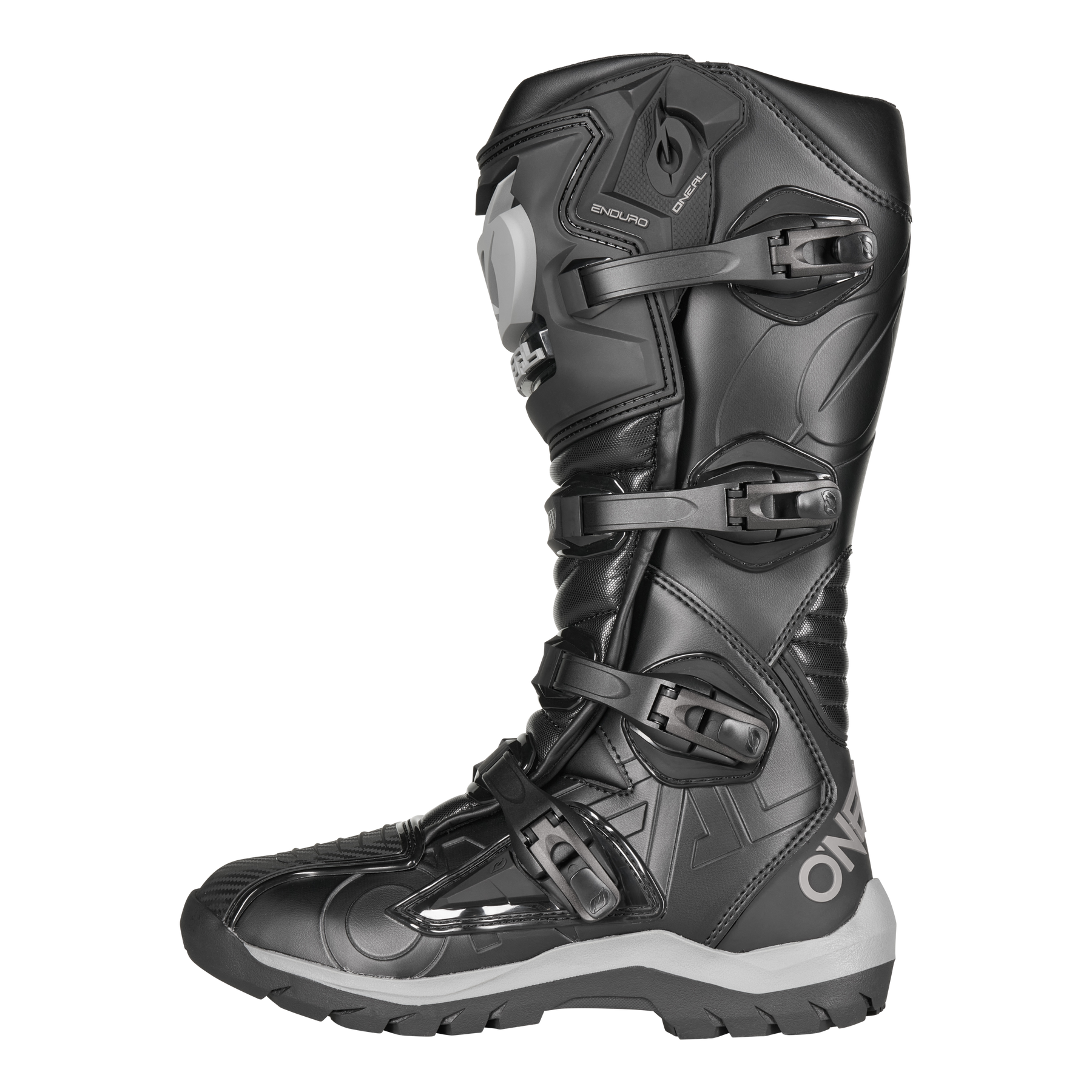 Der O'NEAL RMX Adventure Boot von O'NEAL in Schwarz verfügt über vier verstellbare Schnallen, einen verstärkten Schienbeinschutz, eine strukturierte Oberfläche und eine robuste Sohle - die ideale Motorsportausrüstung für jeden Fahrer - im Seitenprofil auf weißem Hintergrund.