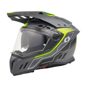 Der O'NEAL SIERRA RS Helm ECHO in Schwarz/Neongelb mit klarem Visier, Belüftungsschlitzen, schrägem Sonnenschirm und Quin Smart Safety Sensor ist auf einem schlichten schwarzen Hintergrund abgebildet.