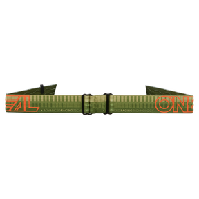 Die O'NEAL B-10 Goggle STRIPED hat ein grünes, verstellbares Band mit "ADVANCED RACING TECHNOLOGY" in orangefarbener Schrift und orangefarbener Grafik, ideal für Sport- oder Outdoor-Ausrüstung.