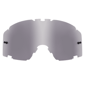 Ein Satz O'NEAL B-30 Goggle - Ersatzgläser, mit konturierter Form mit Kerben und Befestigungspunkten an den Rändern, in grau reflektierender Ausführung. Der Hintergrund ist schlicht weiß.