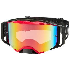 Die O'NEAL B-33 Goggle HEXA hat ein schwarz-rotes Design, ein breites, reflektierendes, regenbogenfarbenes Glas und ein verstellbares schwarzes Band mit weißem Text.