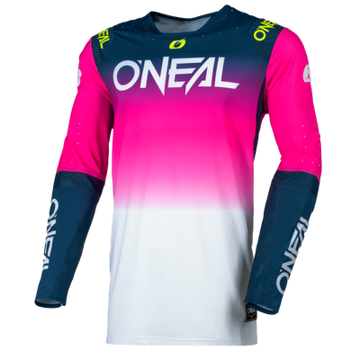 Das O'NEAL PRODIGY Jersey FIVE FIVE FADE von O'NEAL Europe besticht durch sein Langarm-Design mit einem Farbverlauf von Navy über Pink nach Weiß. Es verfügt über markante weiße O'Neal-Logos auf der Vorderseite, den Ärmeln und den Schultern.