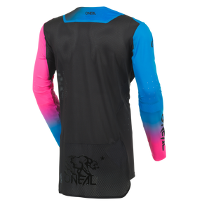 Das O'NEAL Europe PRODIGY FIVE SIX Trikot hat einen schwarzen Rücken aus atmungsaktivem Mesh, lange Ärmel mit blau-rosa Farbverlauf und ein kalifornisches Bärenlogo im unteren Rückenbereich. Von hinten auf weißem Hintergrund abgebildet.