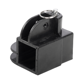 Der O'NEAL RACE TENT Outside Leg Connector von O'NEAL ist ein schwarzer, rechteckiger Kunststoffverbinder mit einem hohlen Zentrum, gerillten Seitenkanten und einem Metallverriegelungsstift und -ring an der Oberseite.